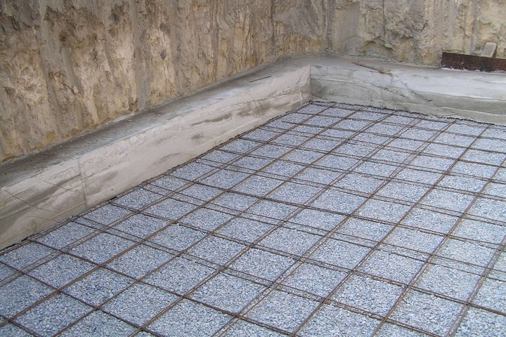 Бетонное армированное покрытие в гараже