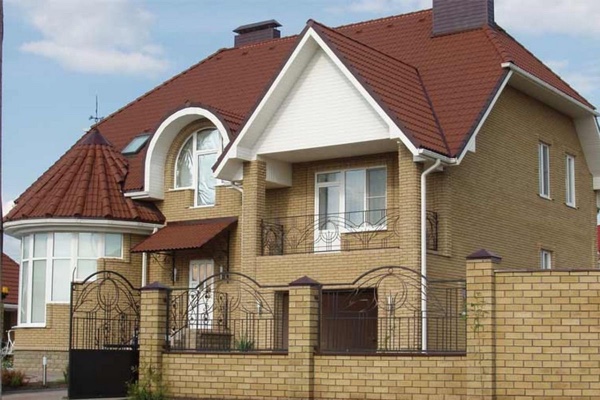 Дом из кирпича