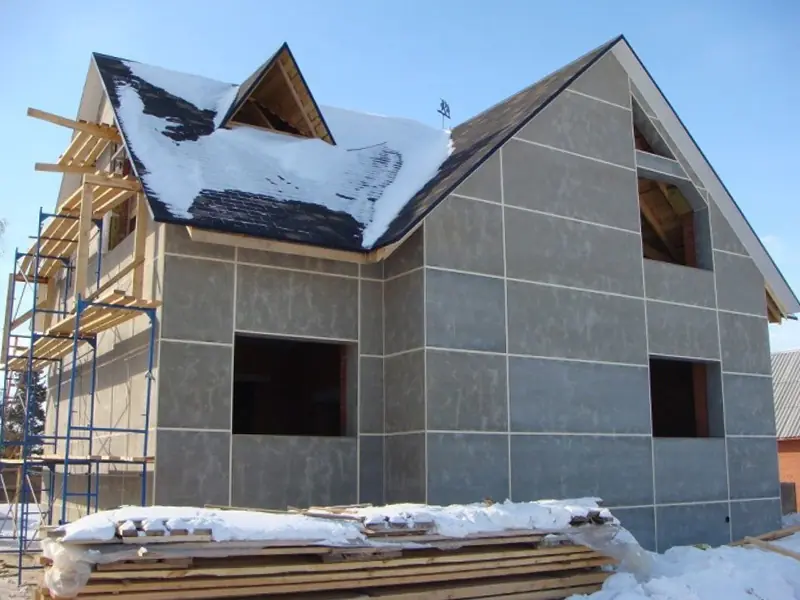 Отделка фасада плоским шифером 