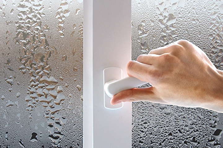 почему запотевают окна
