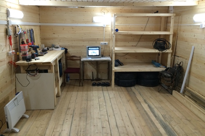 Деревянное покрытие в гараже