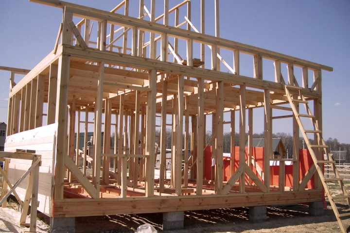 возведение каркаса для каркасного дома