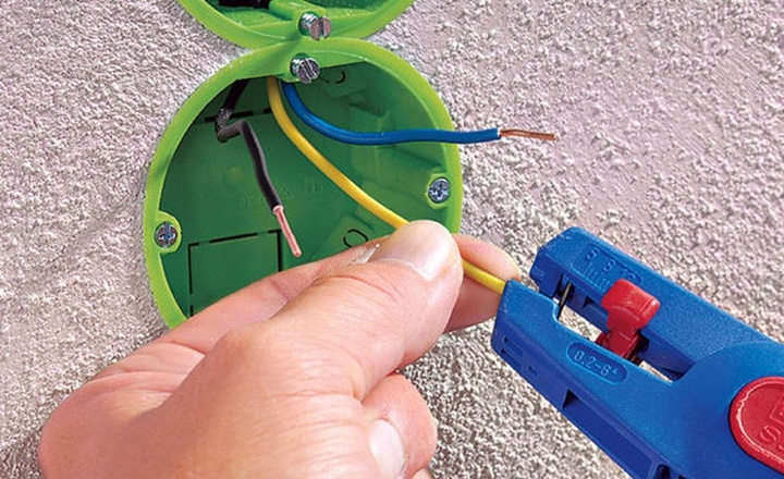 снятие изоляции с проводов